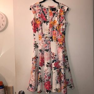 Just Taylor beautiful dress with flowers. Size 6.